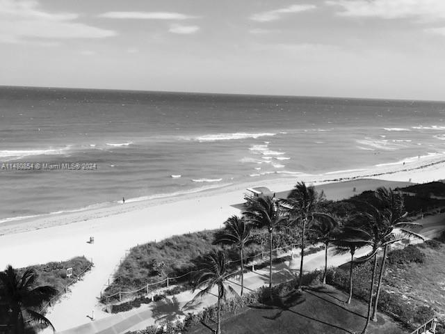 6767 Collins Ave # 909