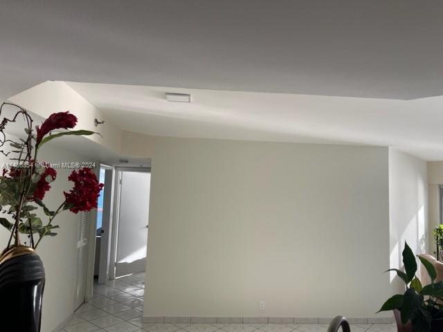 6767 Collins Ave # 909