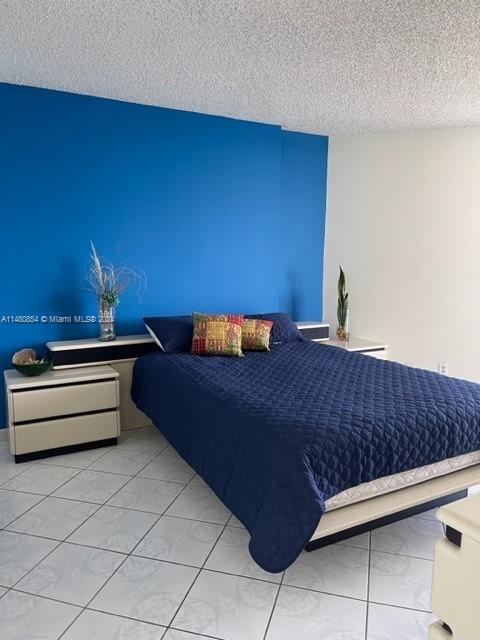 6767 Collins Ave # 909