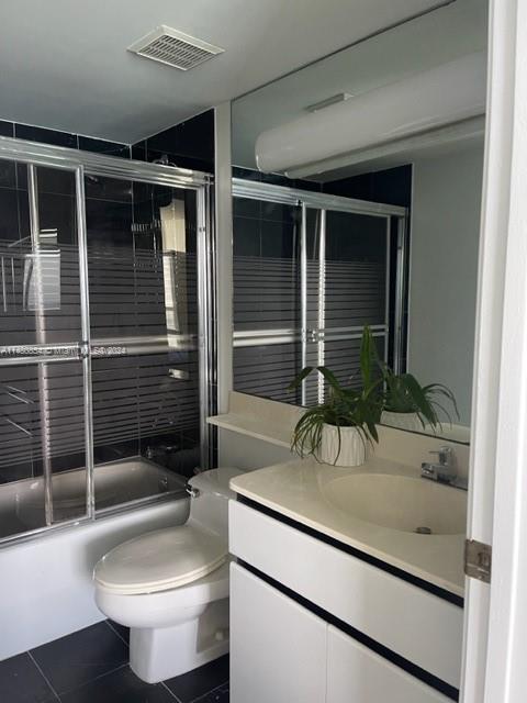 6767 Collins Ave # 909
