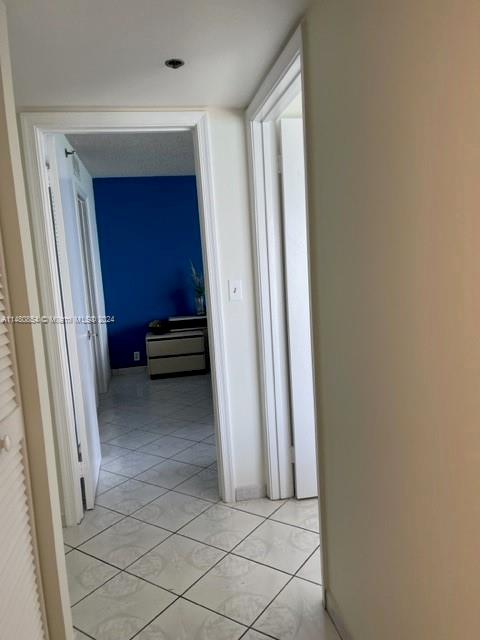 6767 Collins Ave # 909