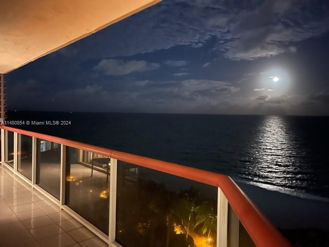 6767 Collins Ave # 909
