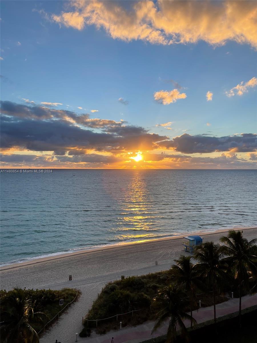 6767 Collins Ave # 909