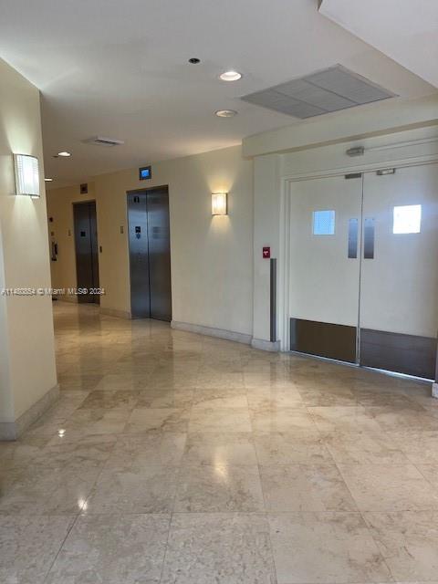 6767 Collins Ave # 909