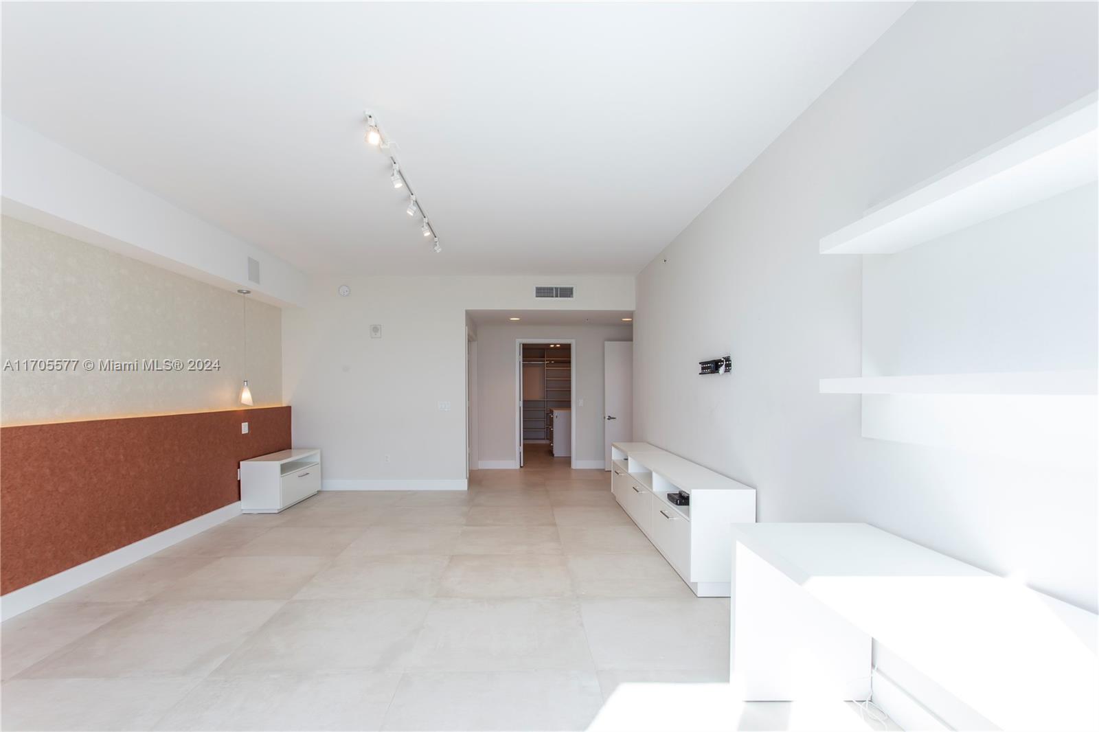 17111 Biscayne Blvd # 1510