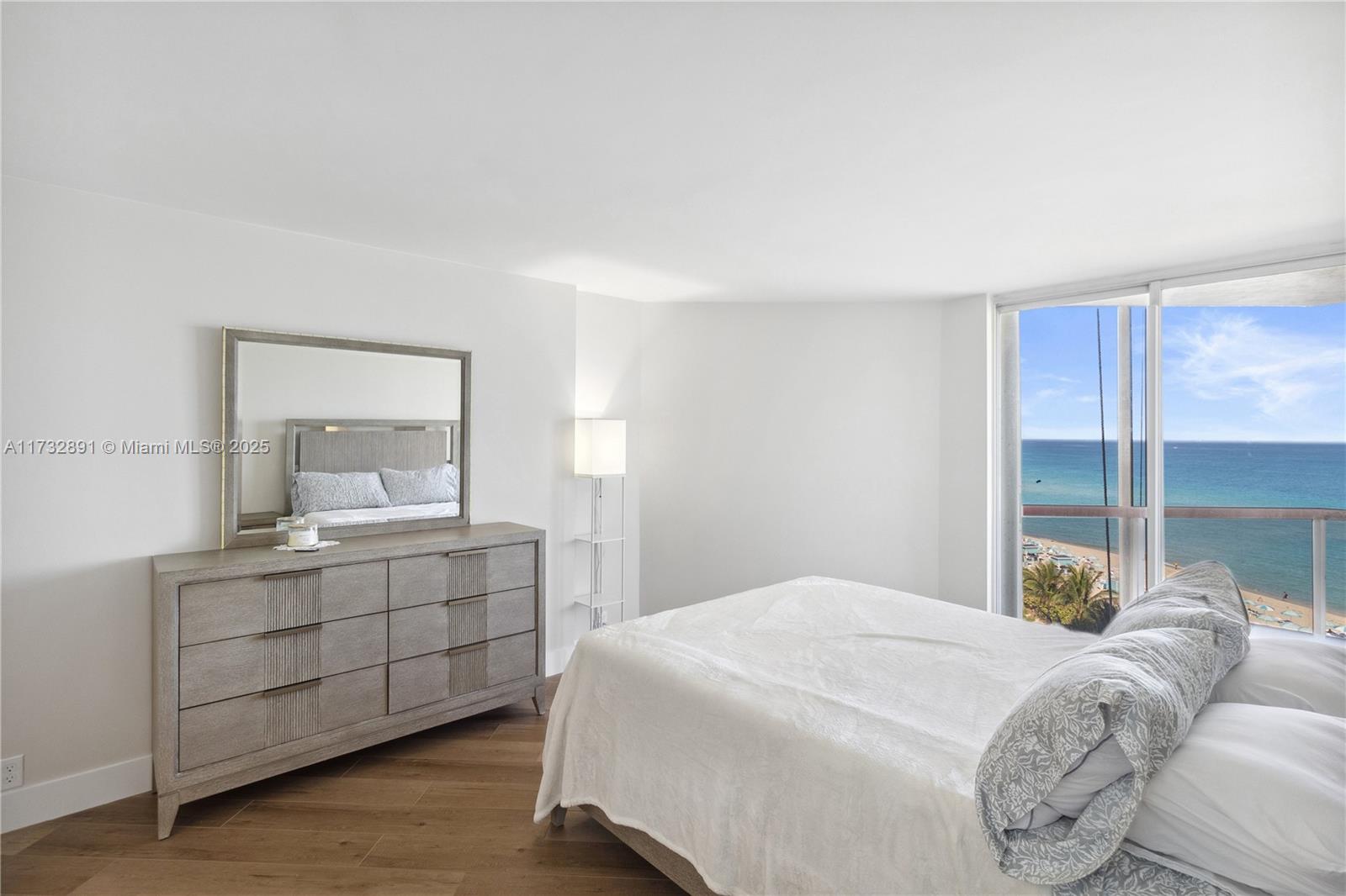 6767 Collins Ave # 909