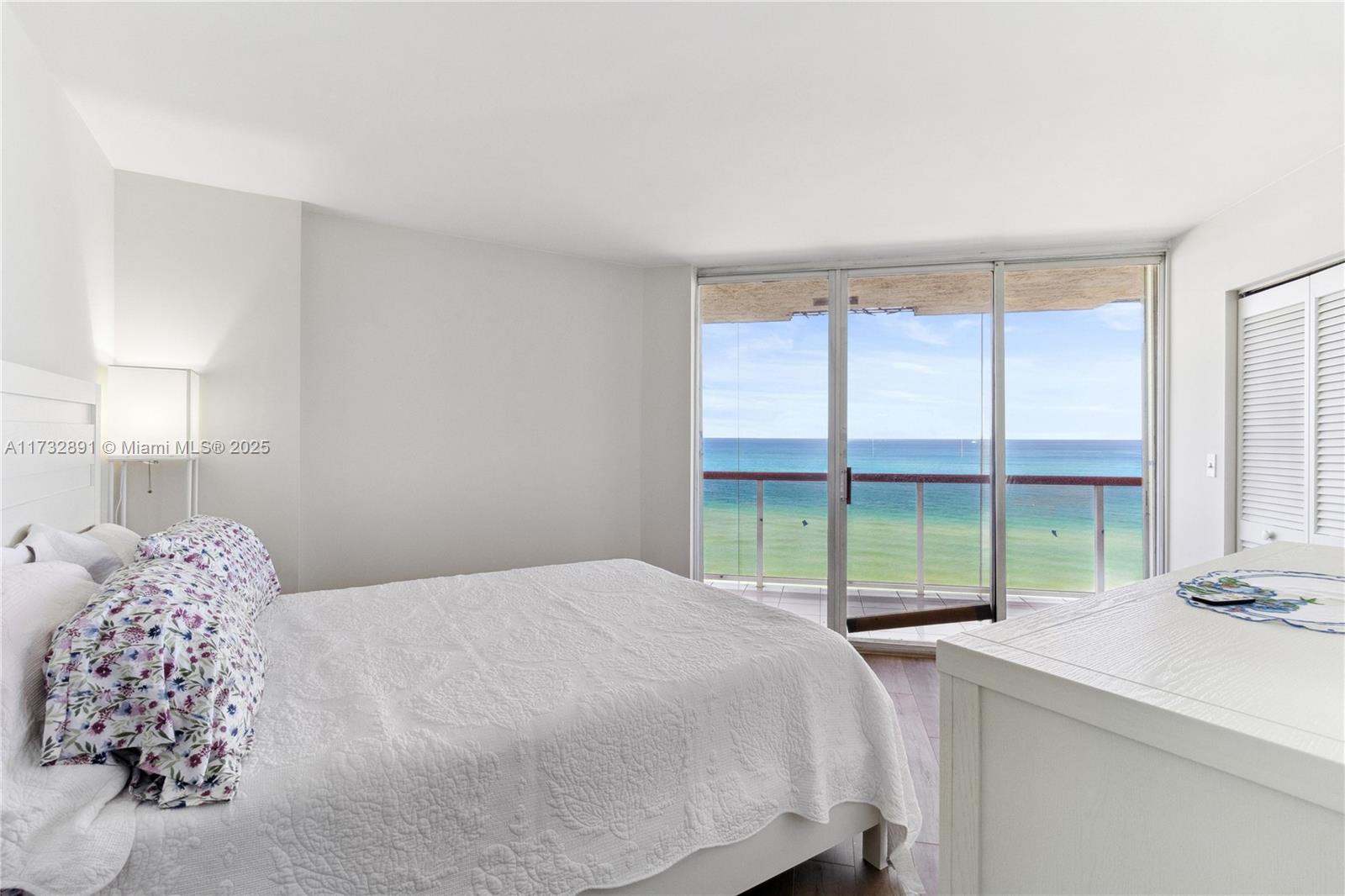 6767 Collins Ave # 909