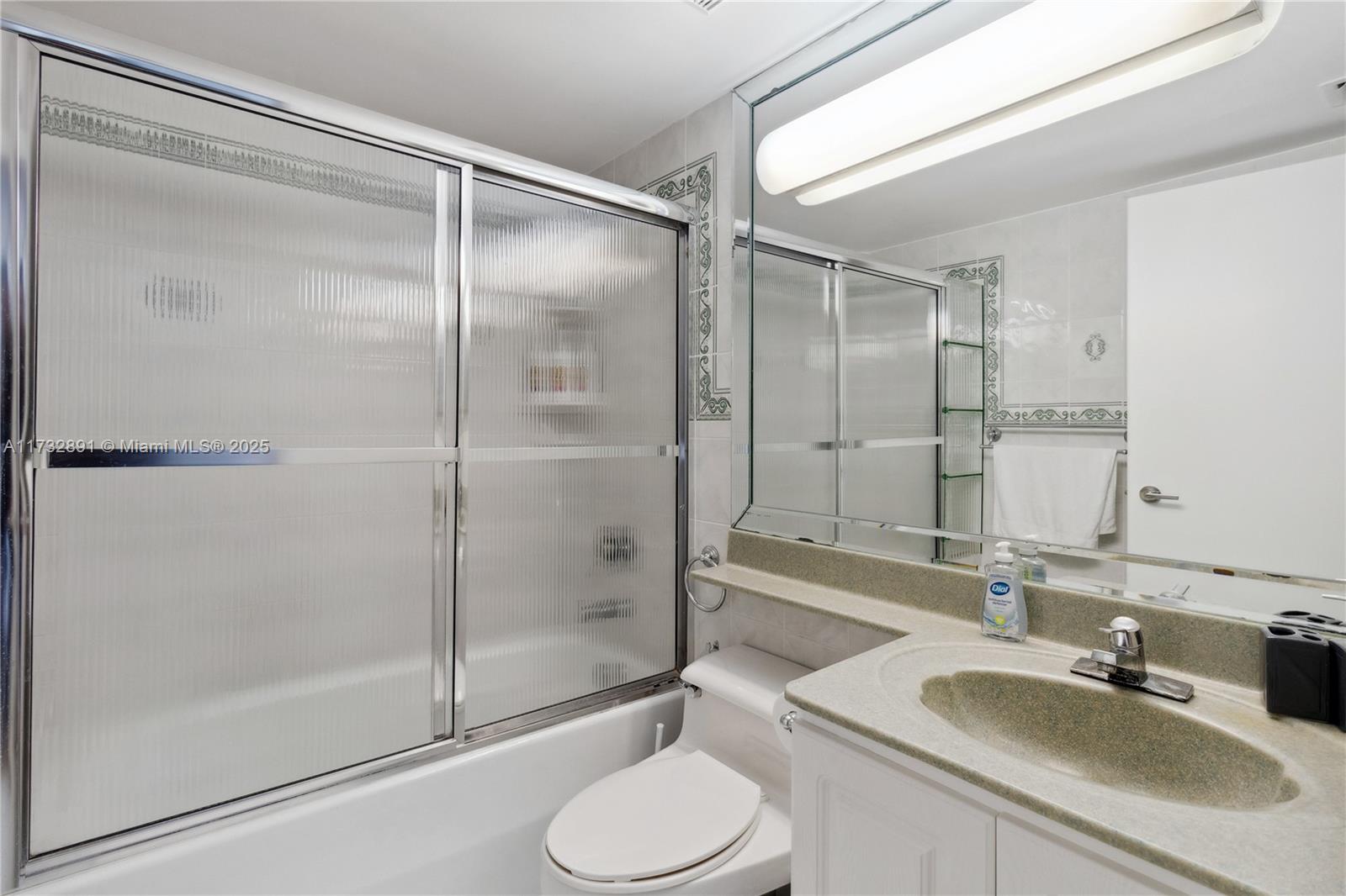 6767 Collins Ave # 909