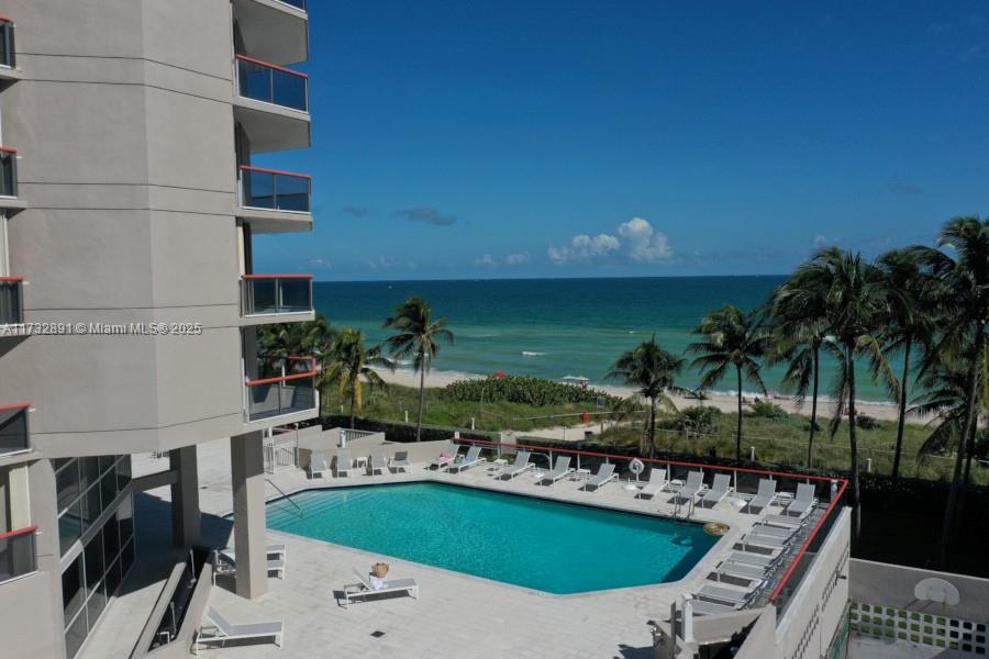 6767 Collins Ave # 909
