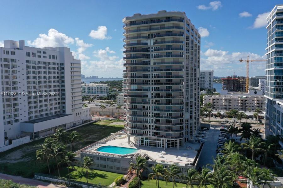 6767 Collins Ave # 909