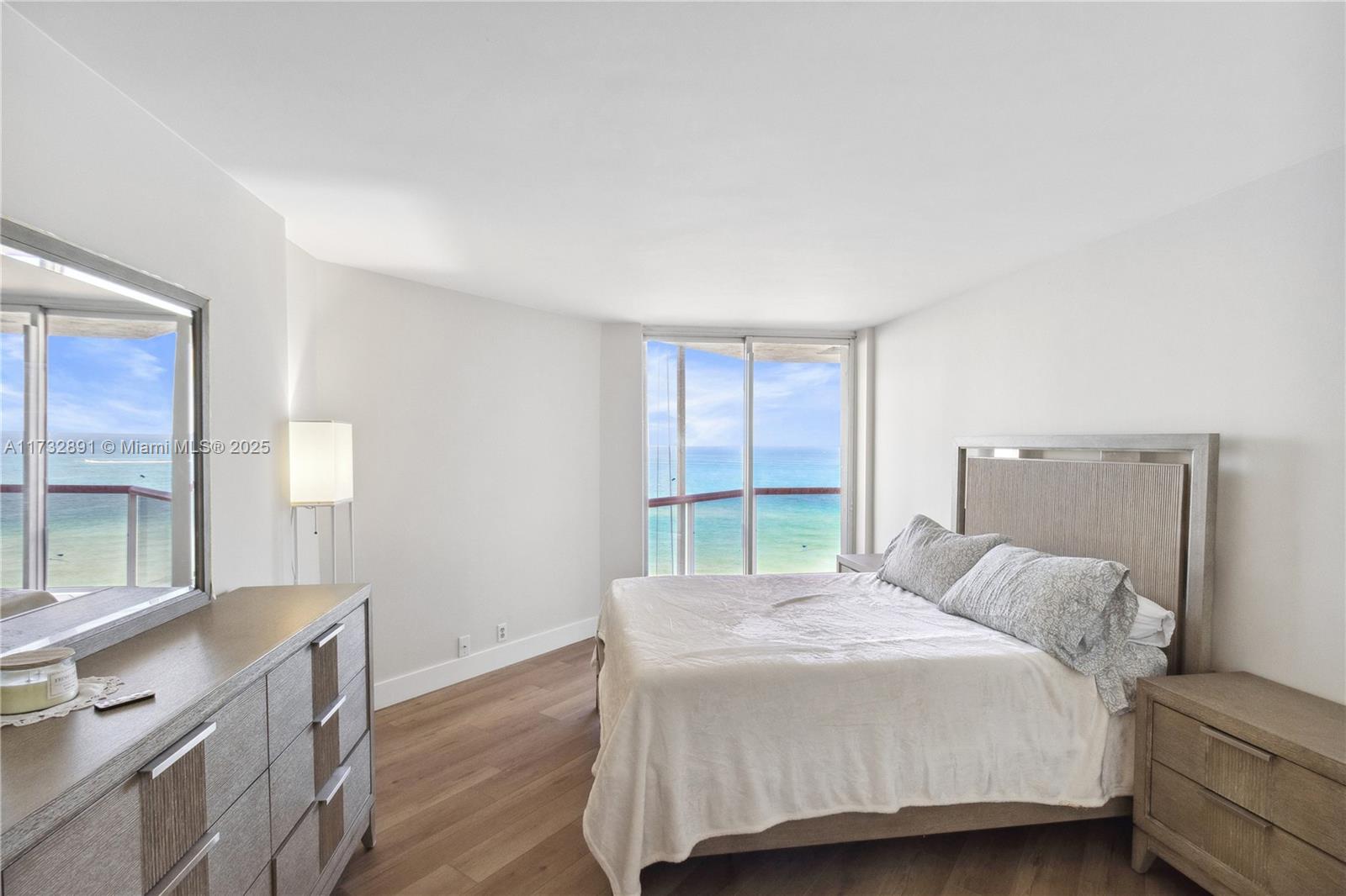 6767 Collins Ave # 909