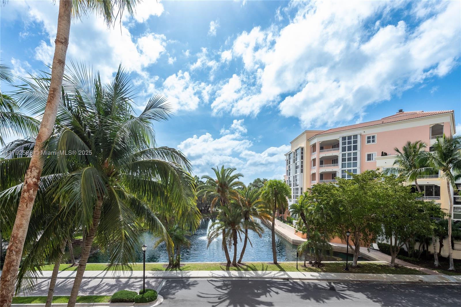 765 Crandon Blvd # 211
