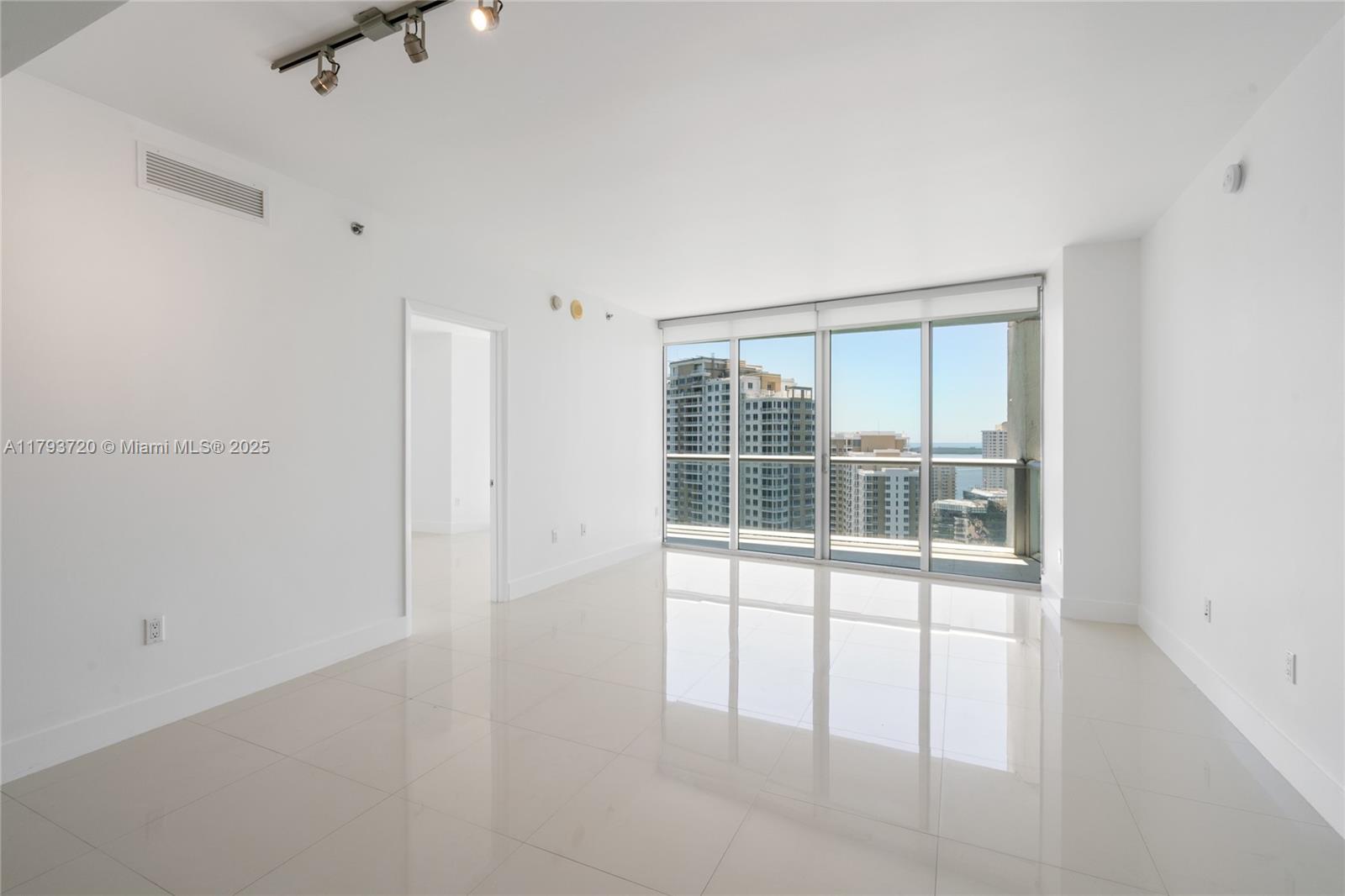 475 Brickell Ave # 2607
