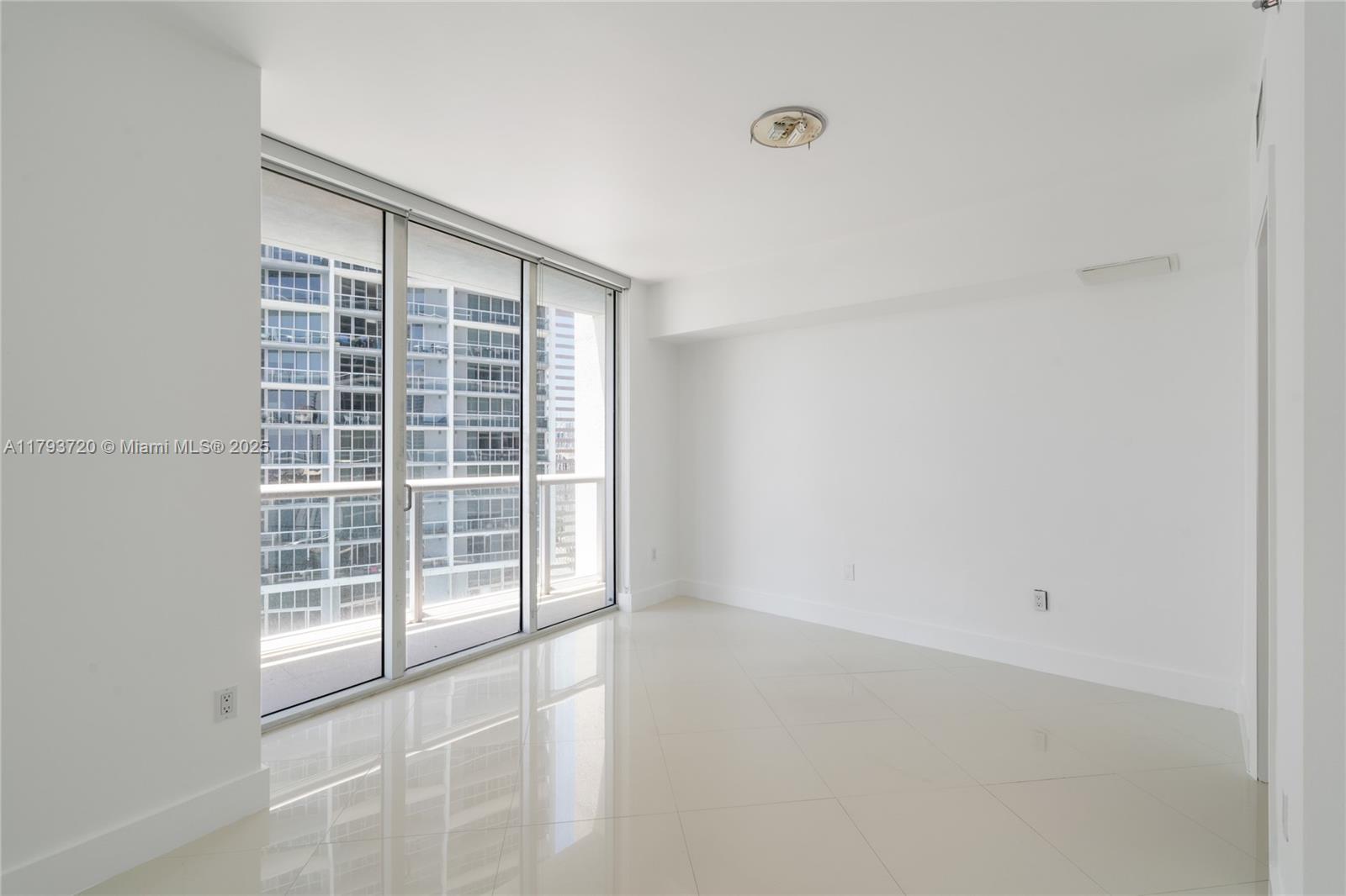 475 Brickell Ave # 2607