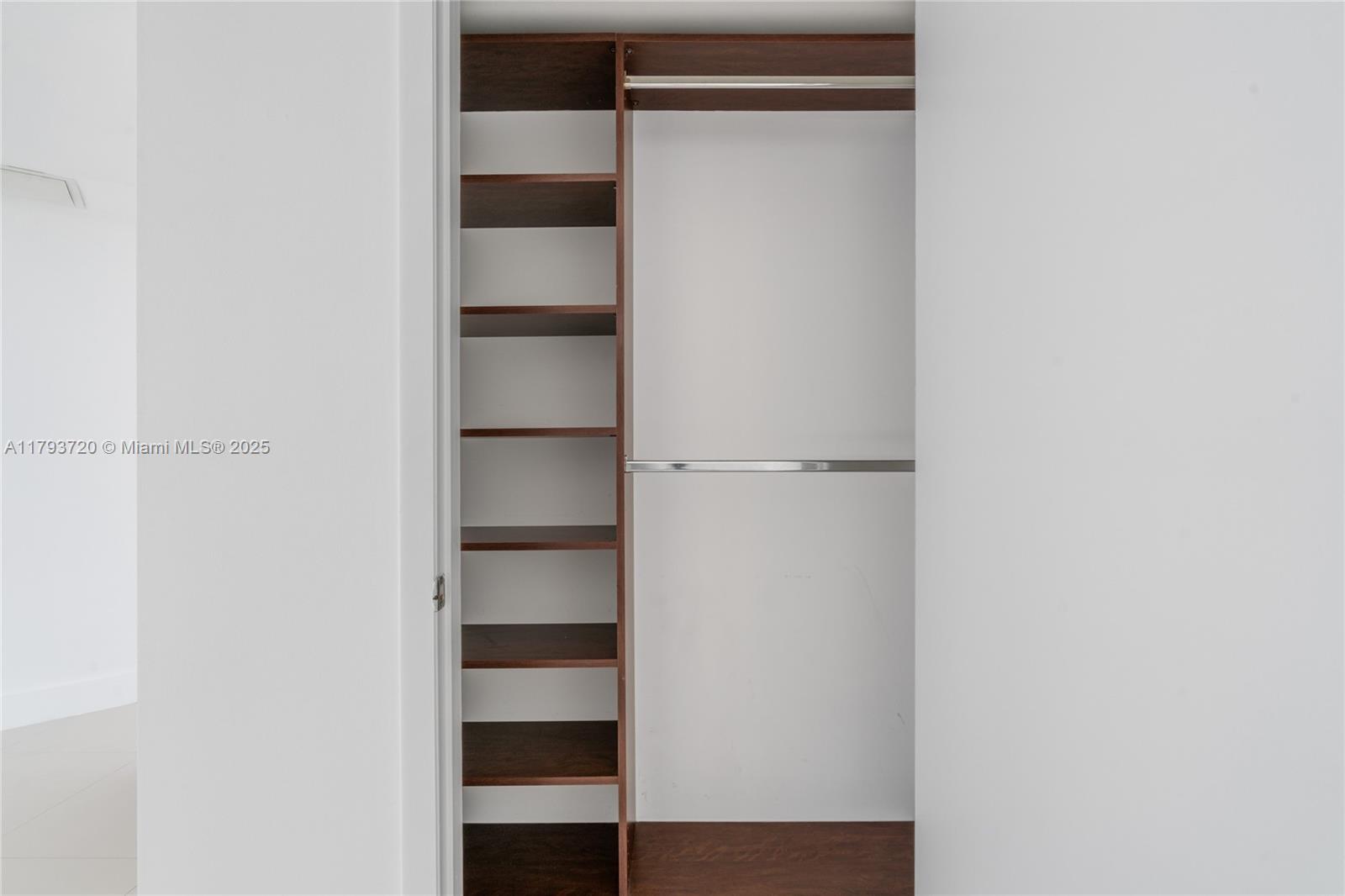 475 Brickell Ave # 2607