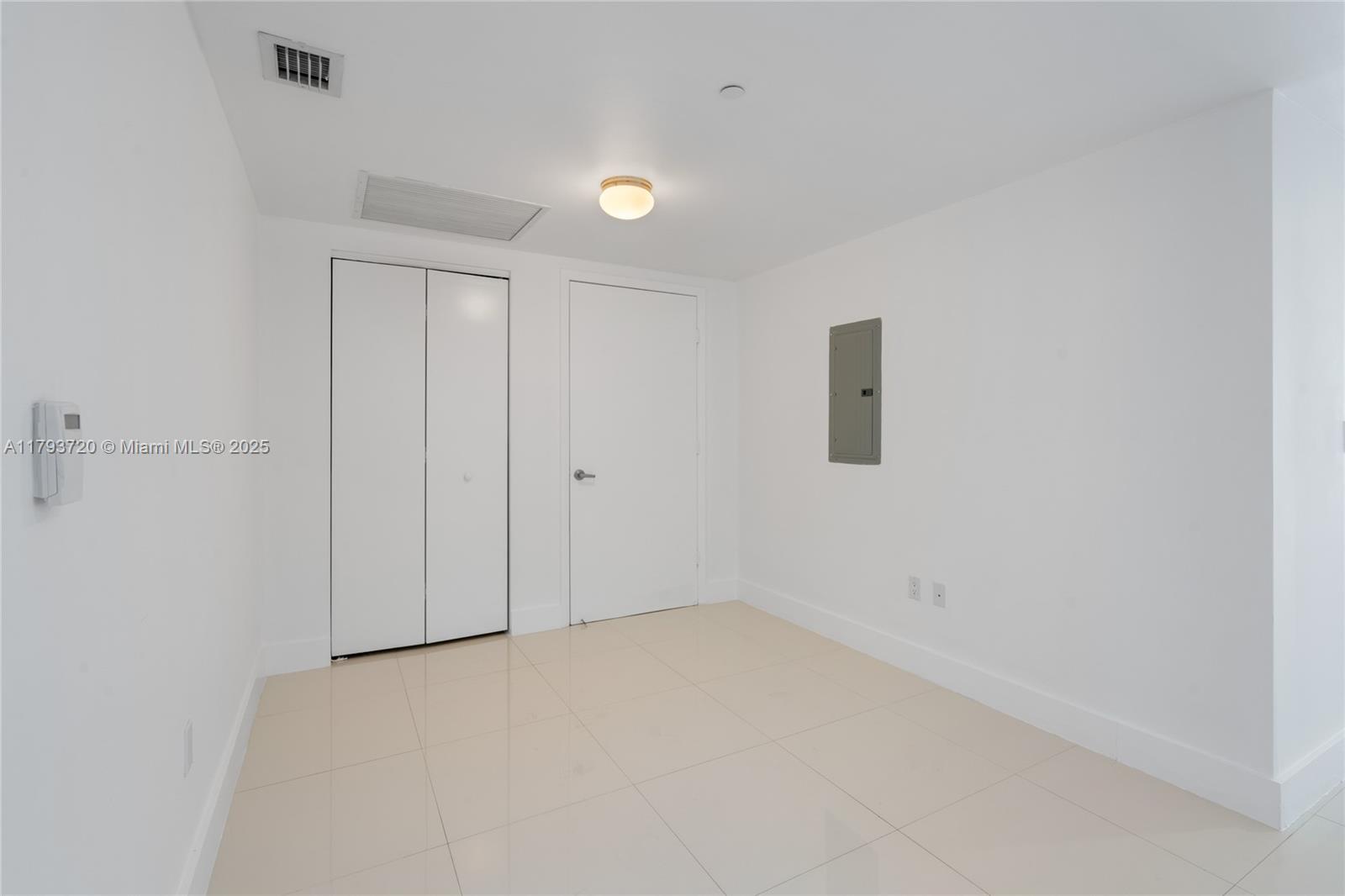 475 Brickell Ave # 2607