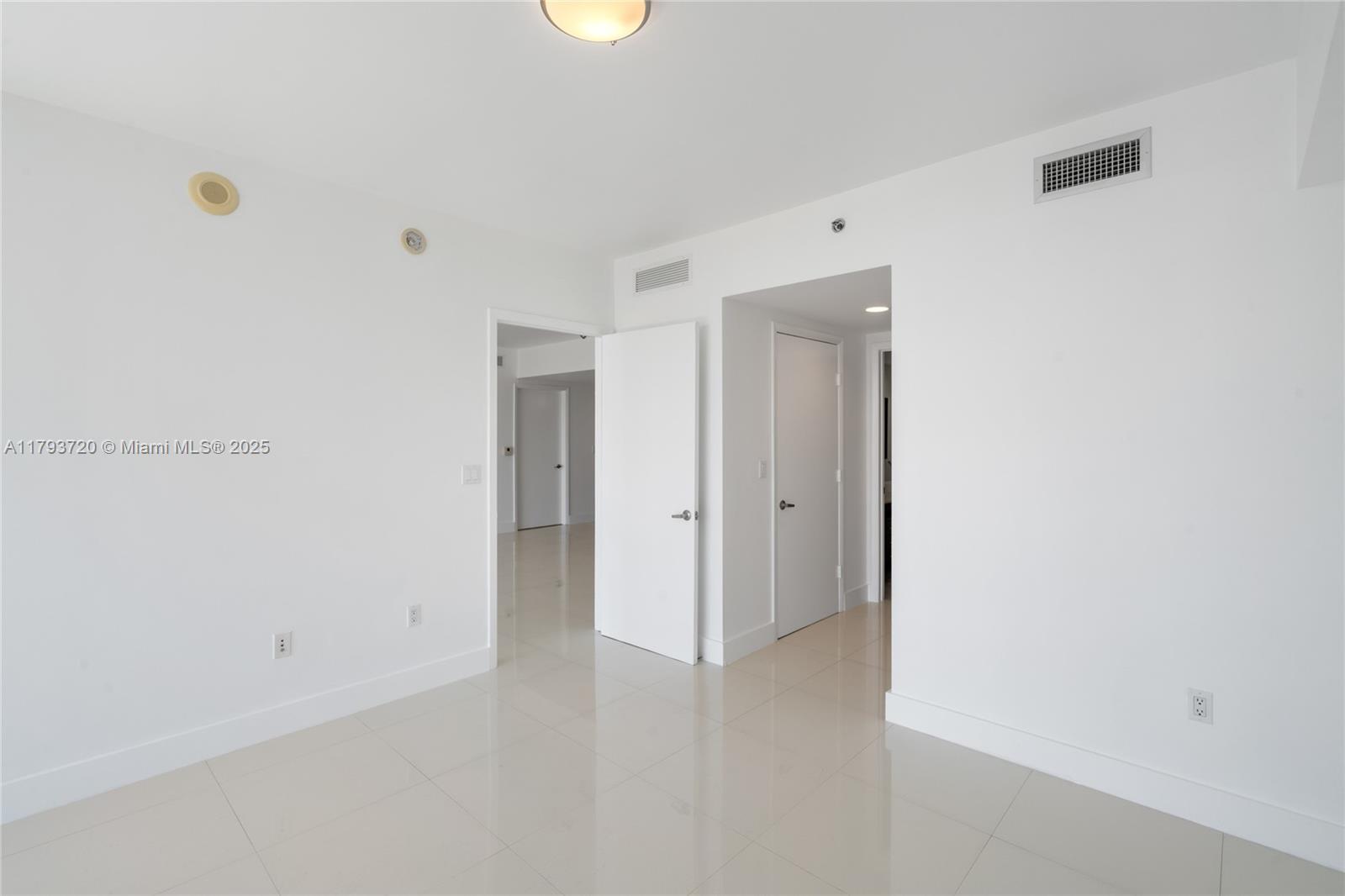 475 Brickell Ave # 2607