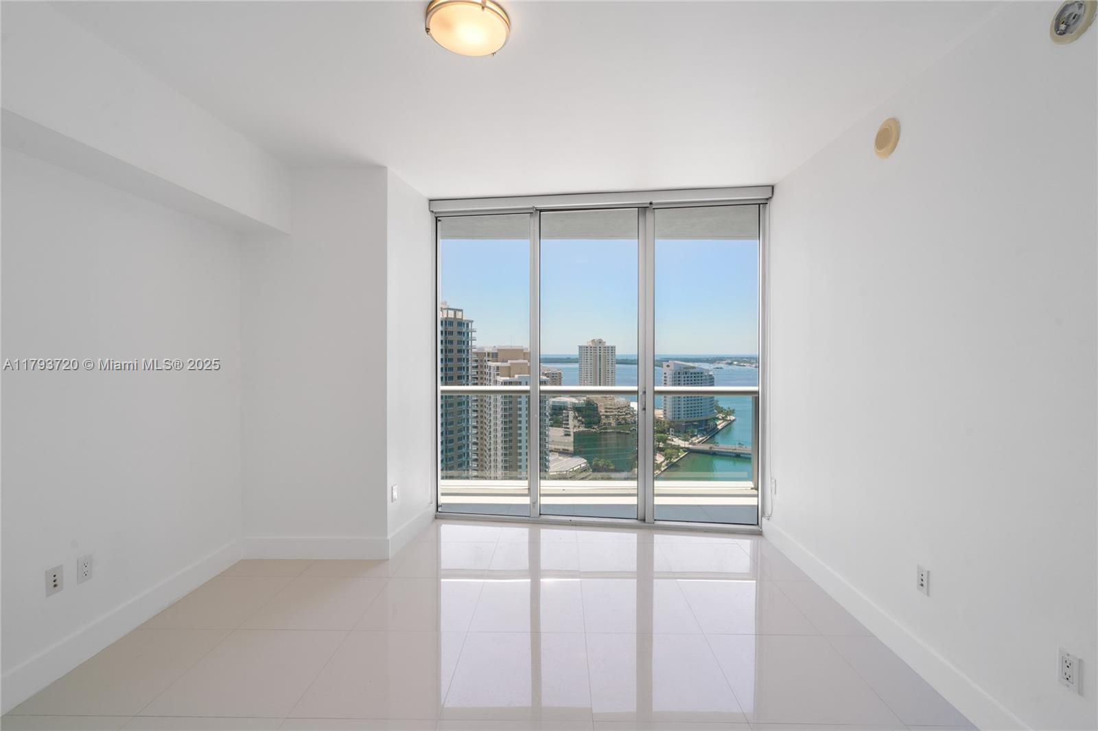 475 Brickell Ave # 2607