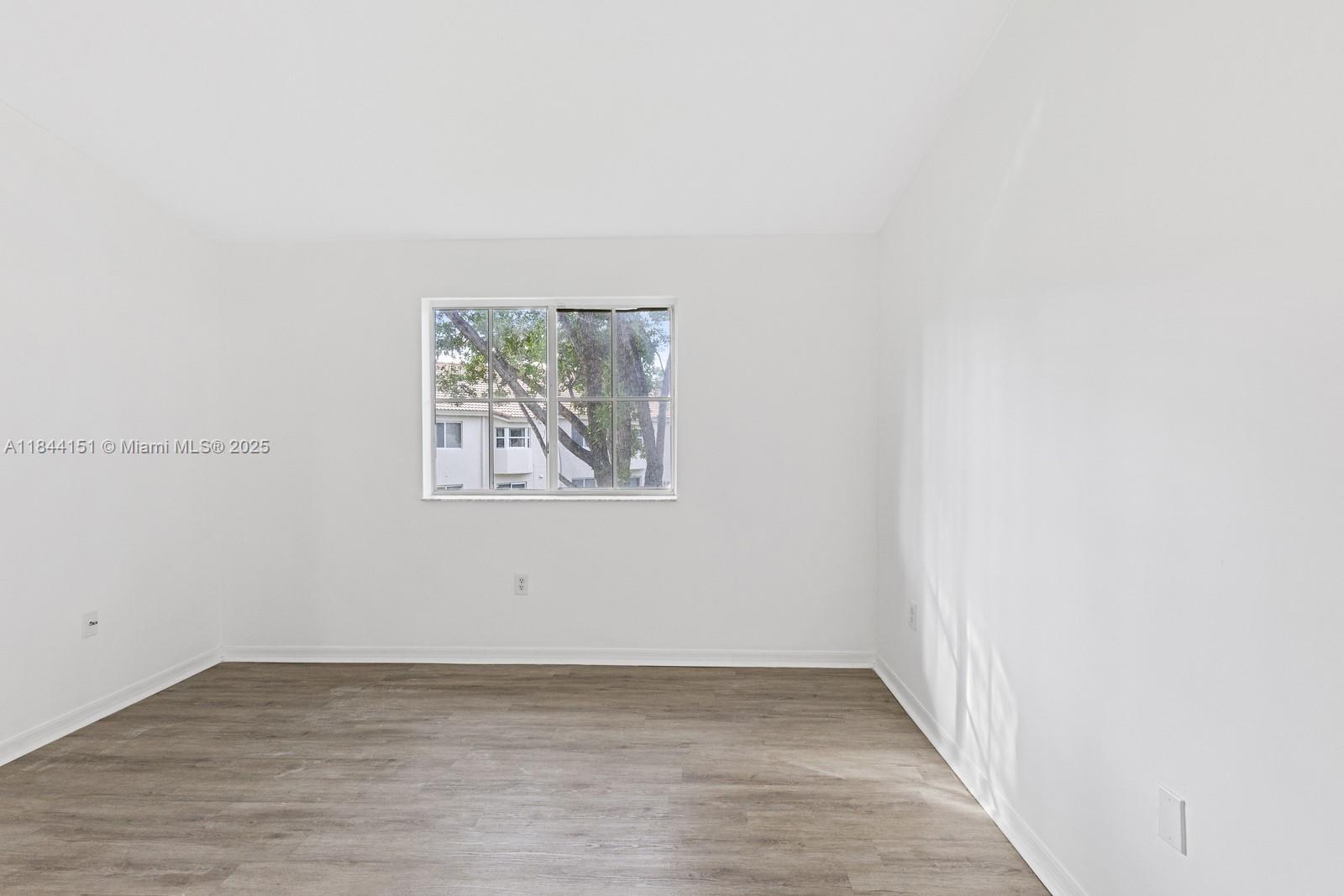 2921 SE 13th Ave # 48 Unit: 202-48