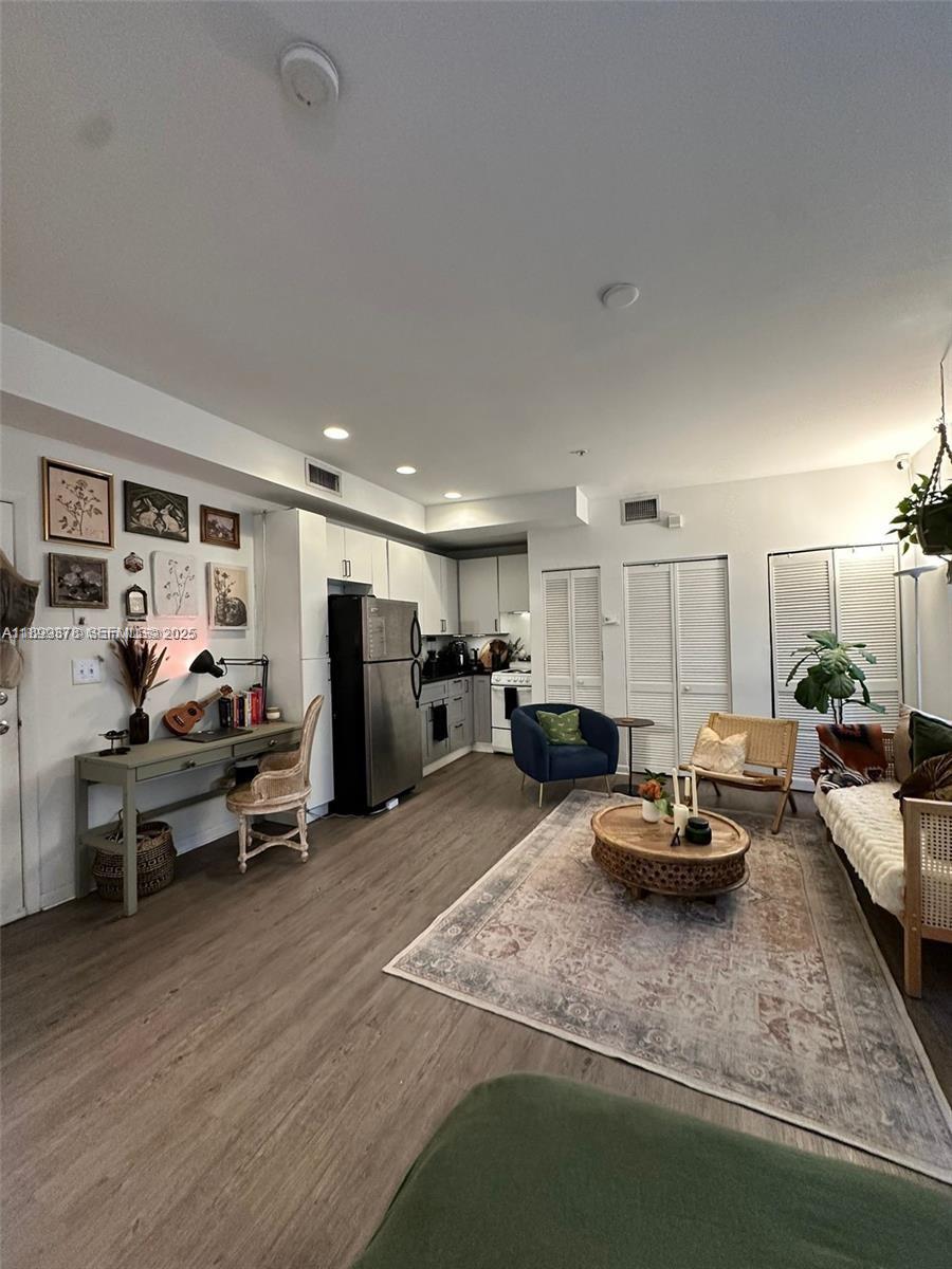 1244 Pennsylvania Ave # 103