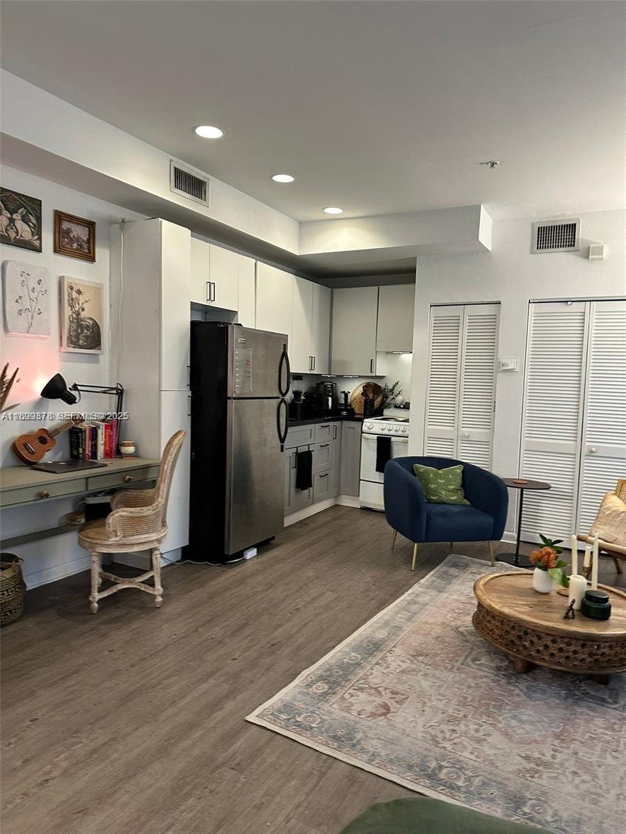 1244 Pennsylvania Ave # 103