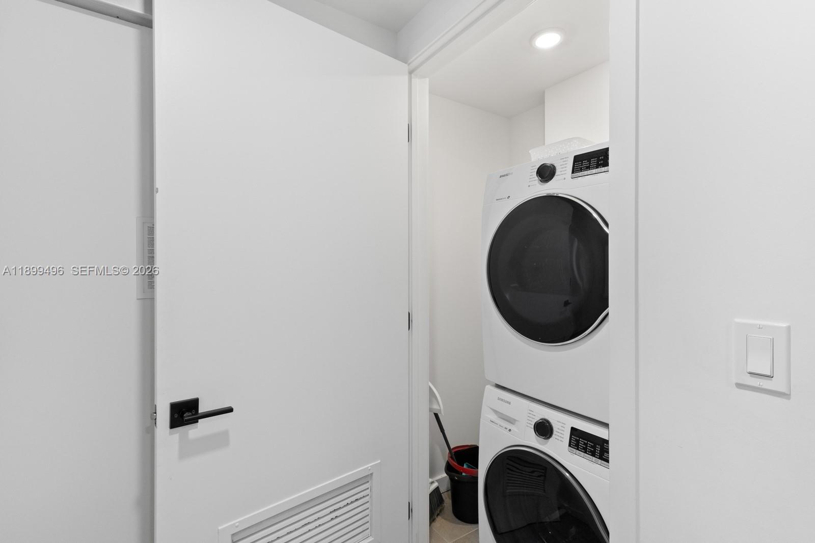 227 NE 2nd St # 2202