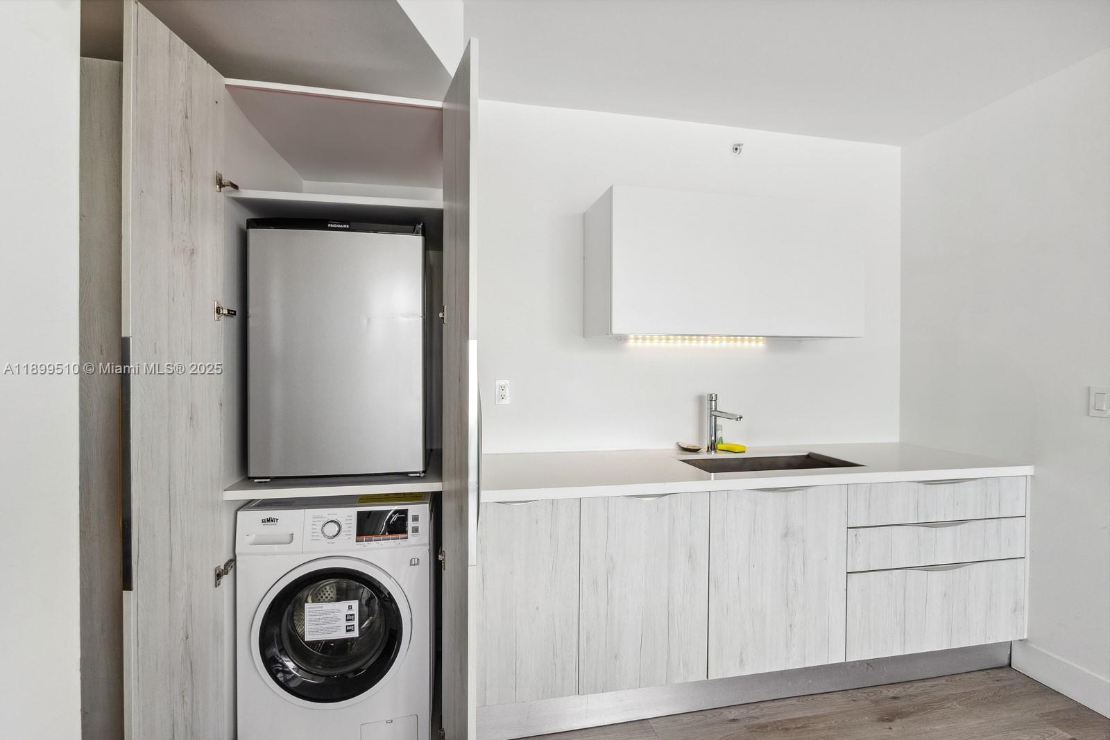 6080 Collins Ave # 302