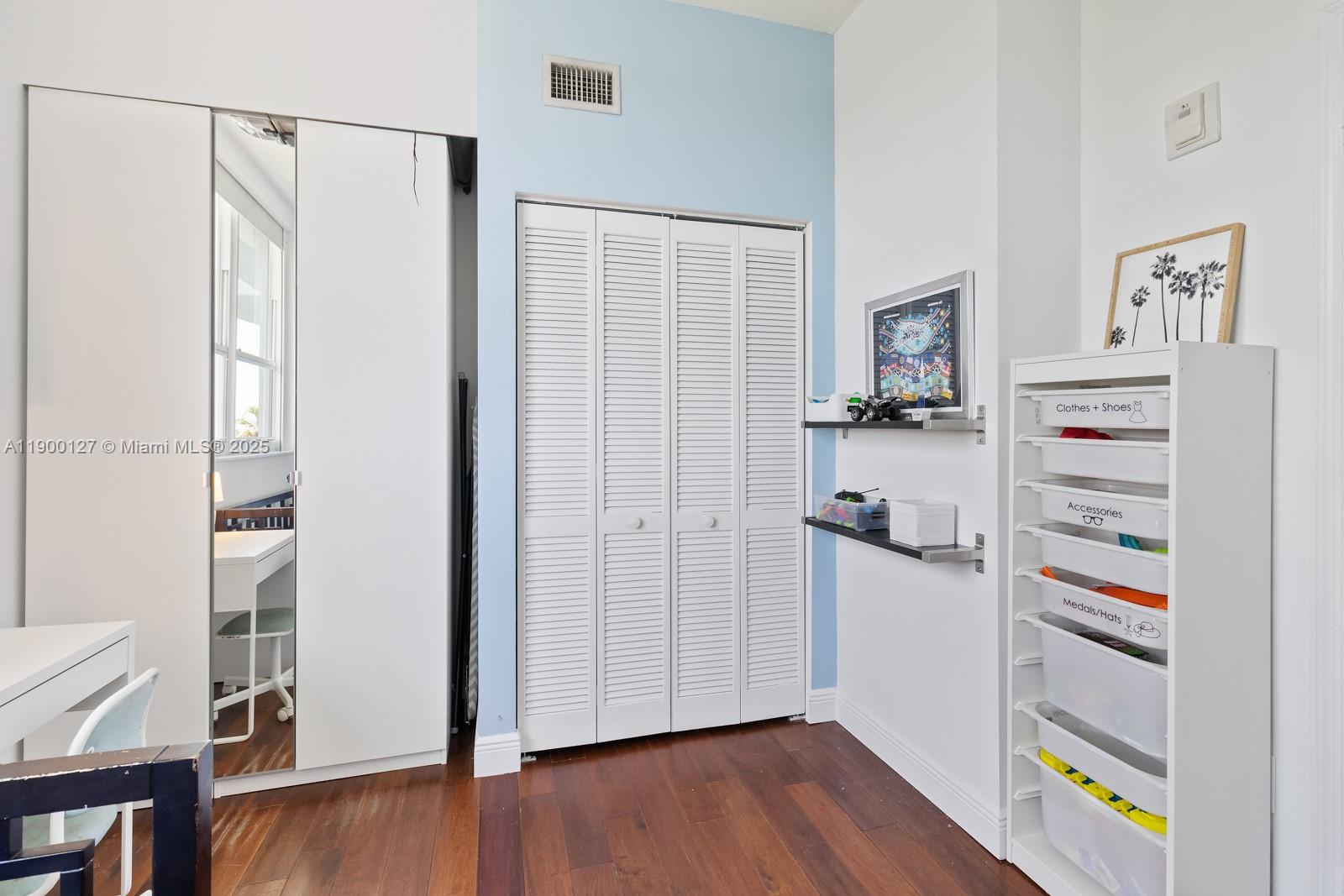 5970 Indian Creek Dr # 504