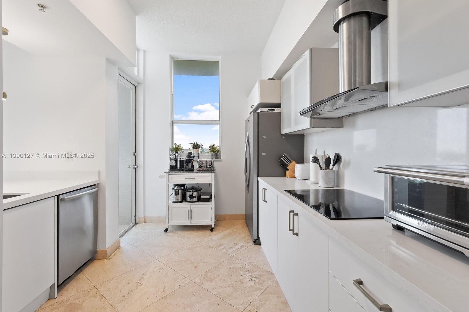 5970 Indian Creek Dr # 504