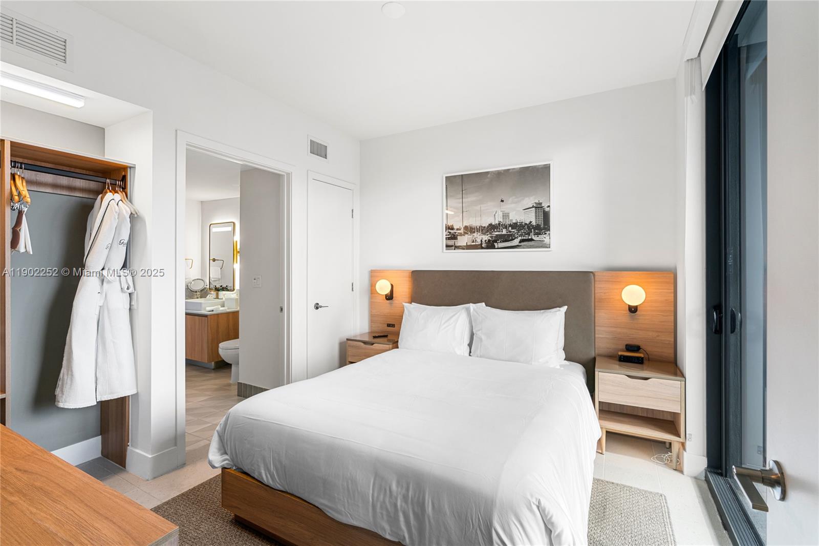 159 NE 6th St # 2405