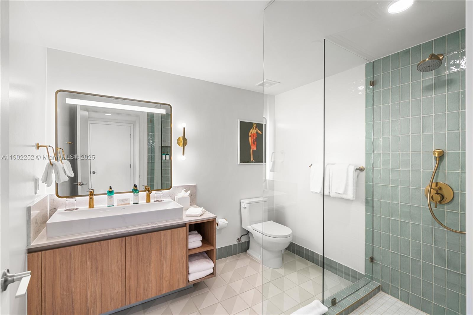 159 NE 6th St # 2405