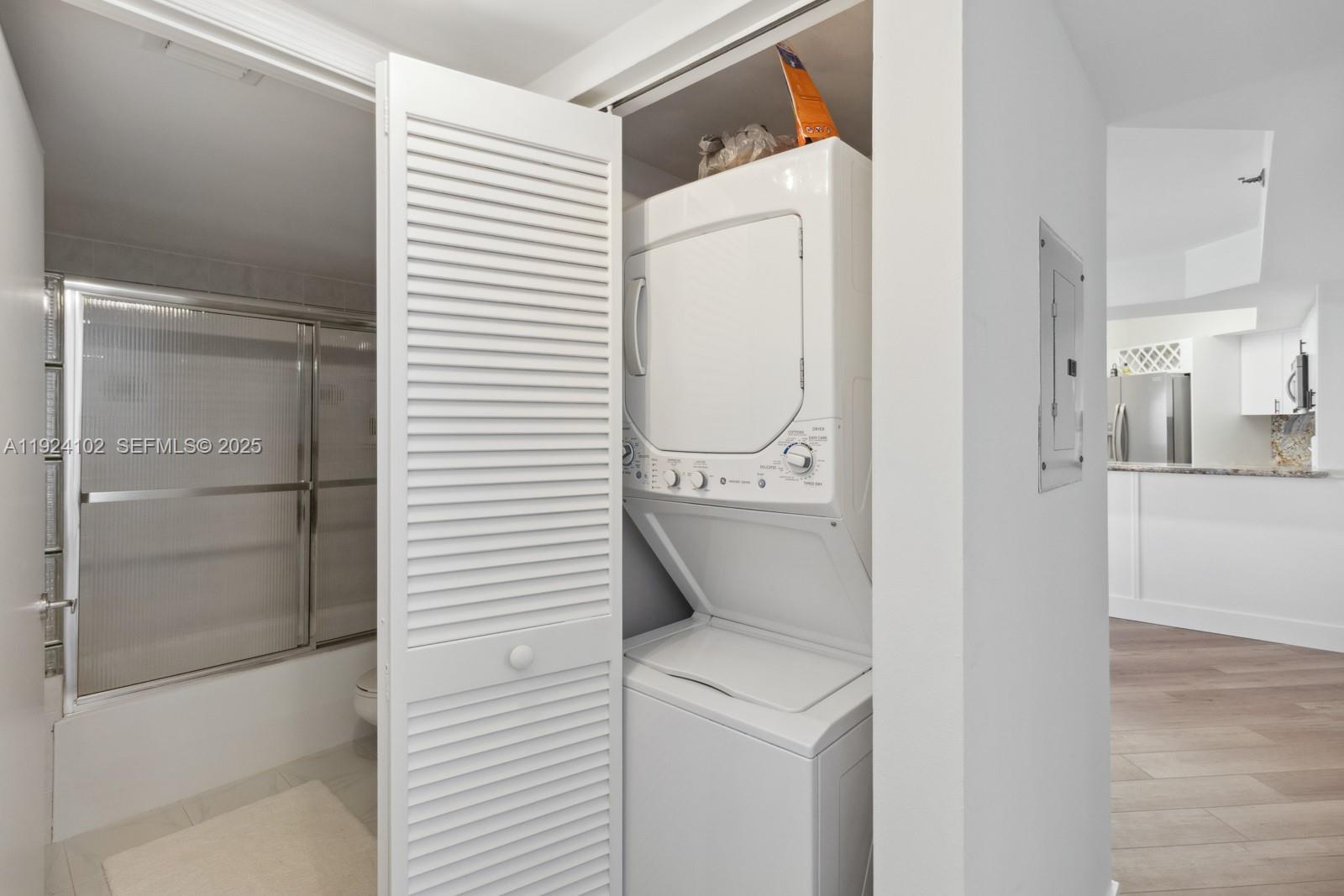 6767 Collins Ave # 909