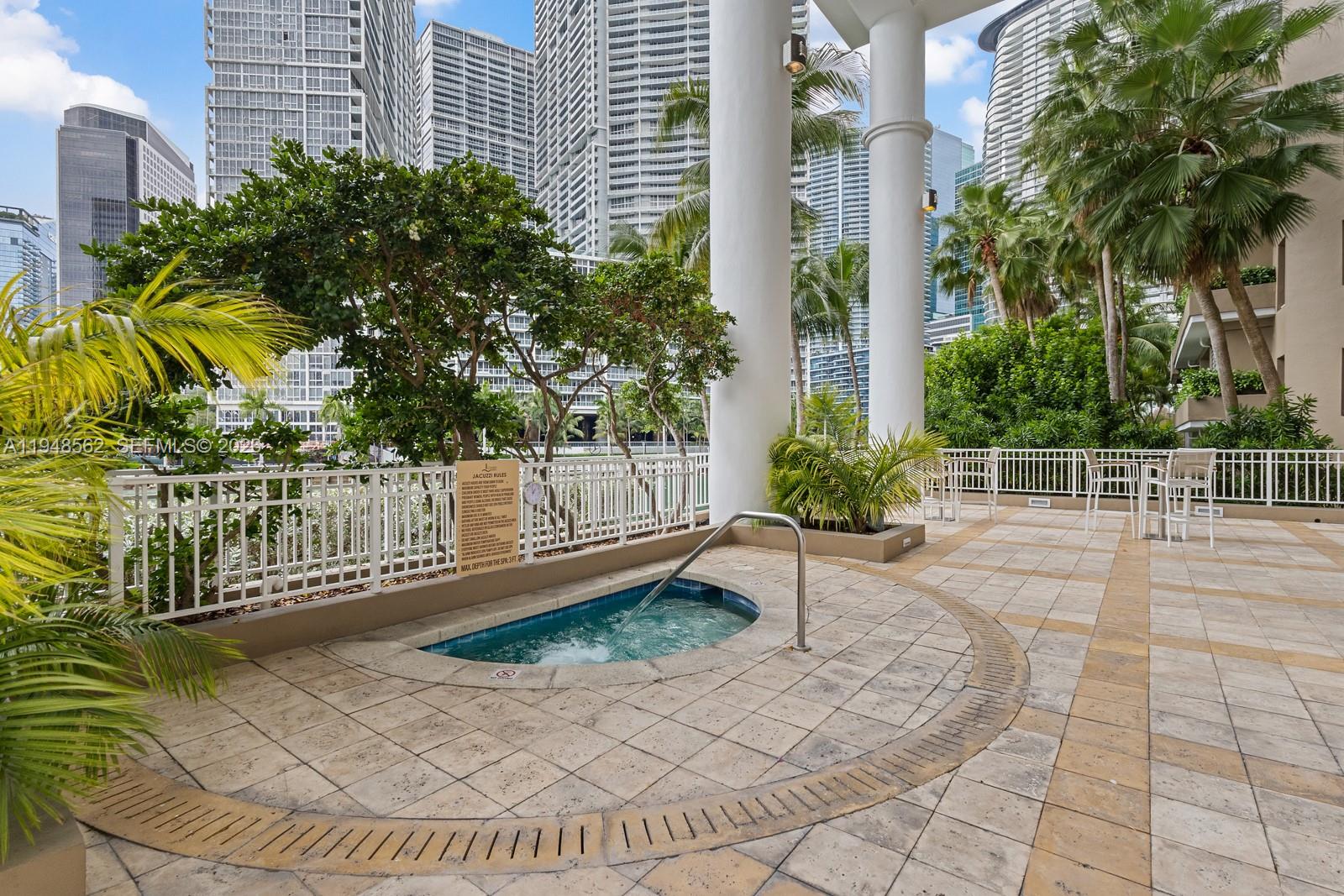 801 Brickell Key Blvd # 1005