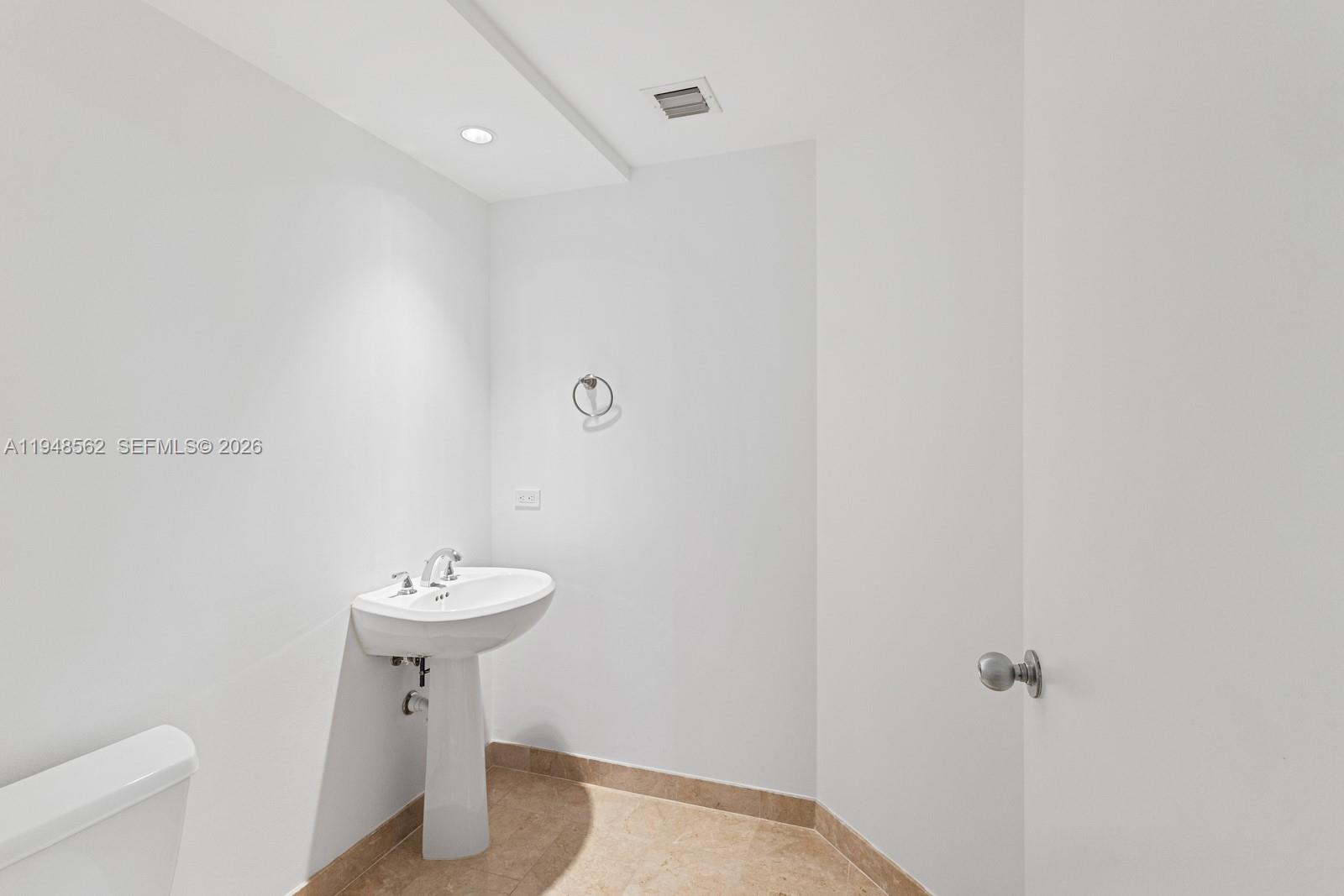 801 Brickell Key Blvd # 1005