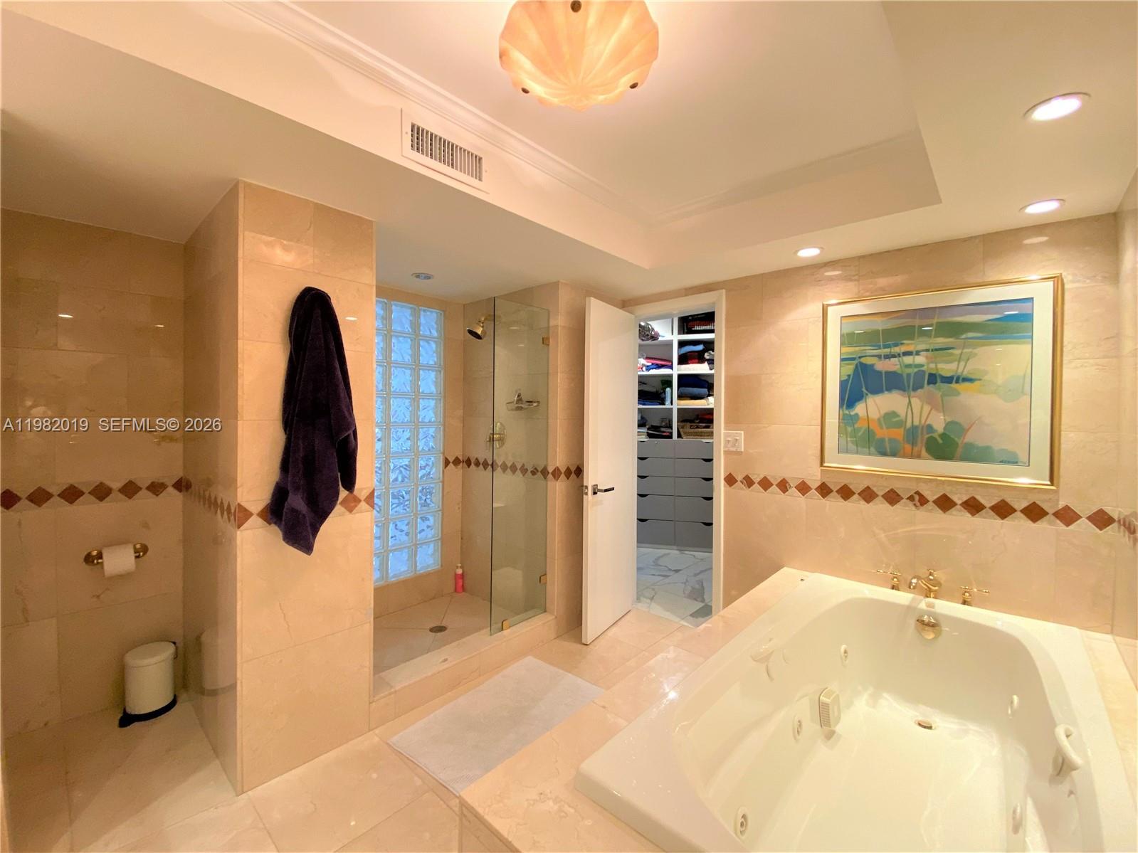 1121 Crandon Blvd # F907