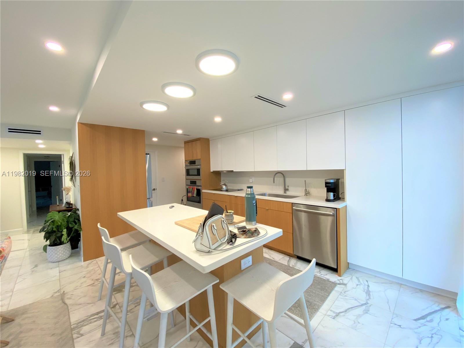 1121 Crandon Blvd # F907