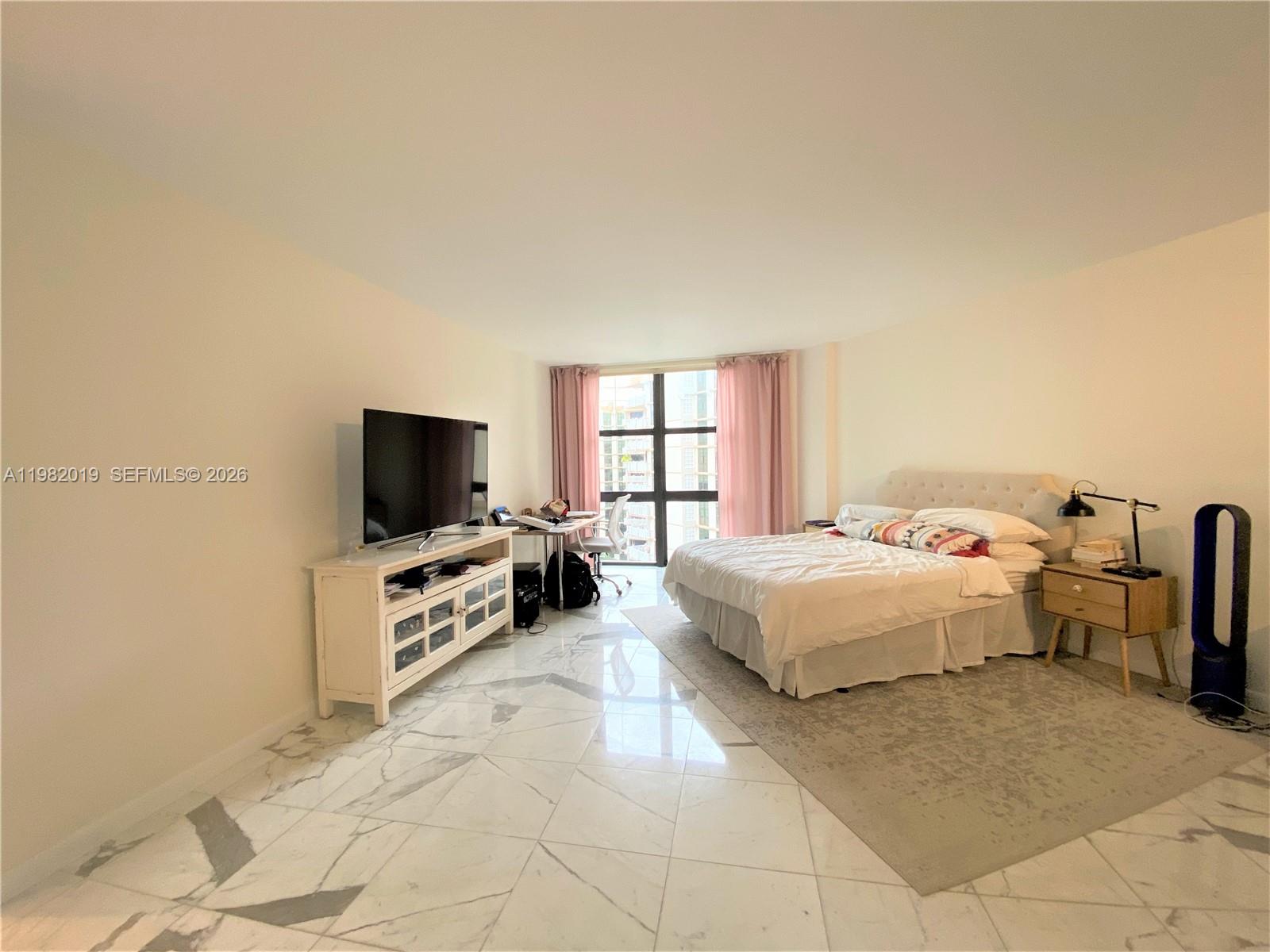1121 Crandon Blvd # F907