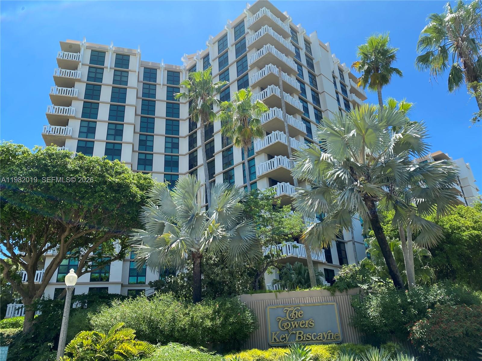 1121 Crandon Blvd # F907