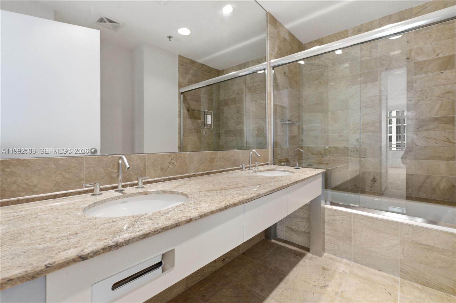 1395 Brickell Ave # 3407