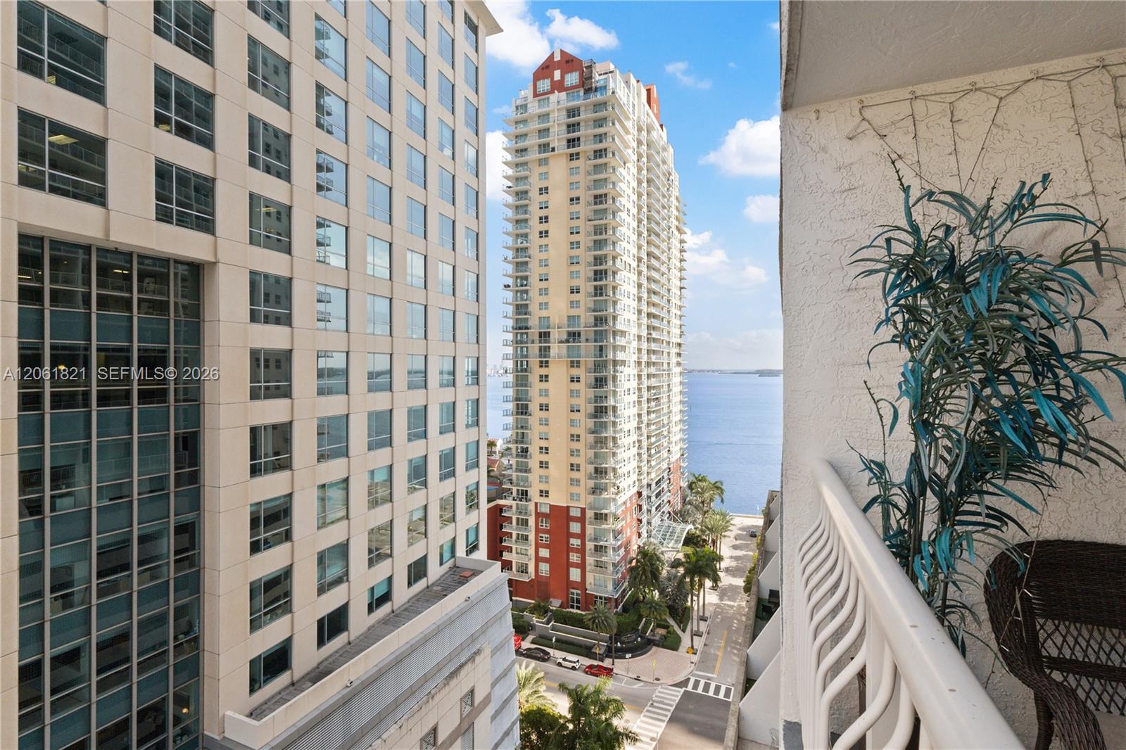 1200 Brickell Bay Dr # 1816
