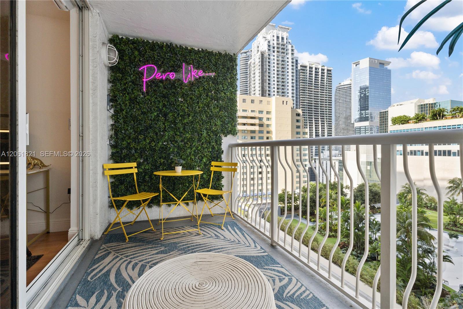 1200 Brickell Bay Dr # 1816