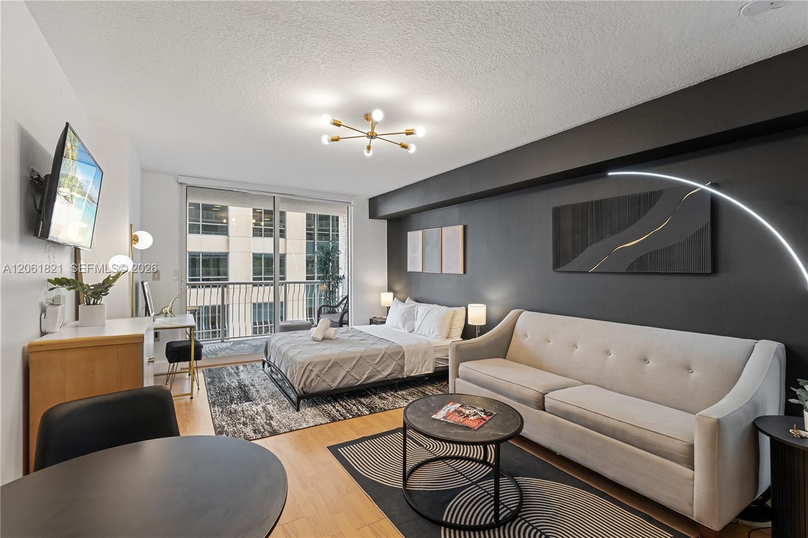1200 Brickell Bay Dr # 1816