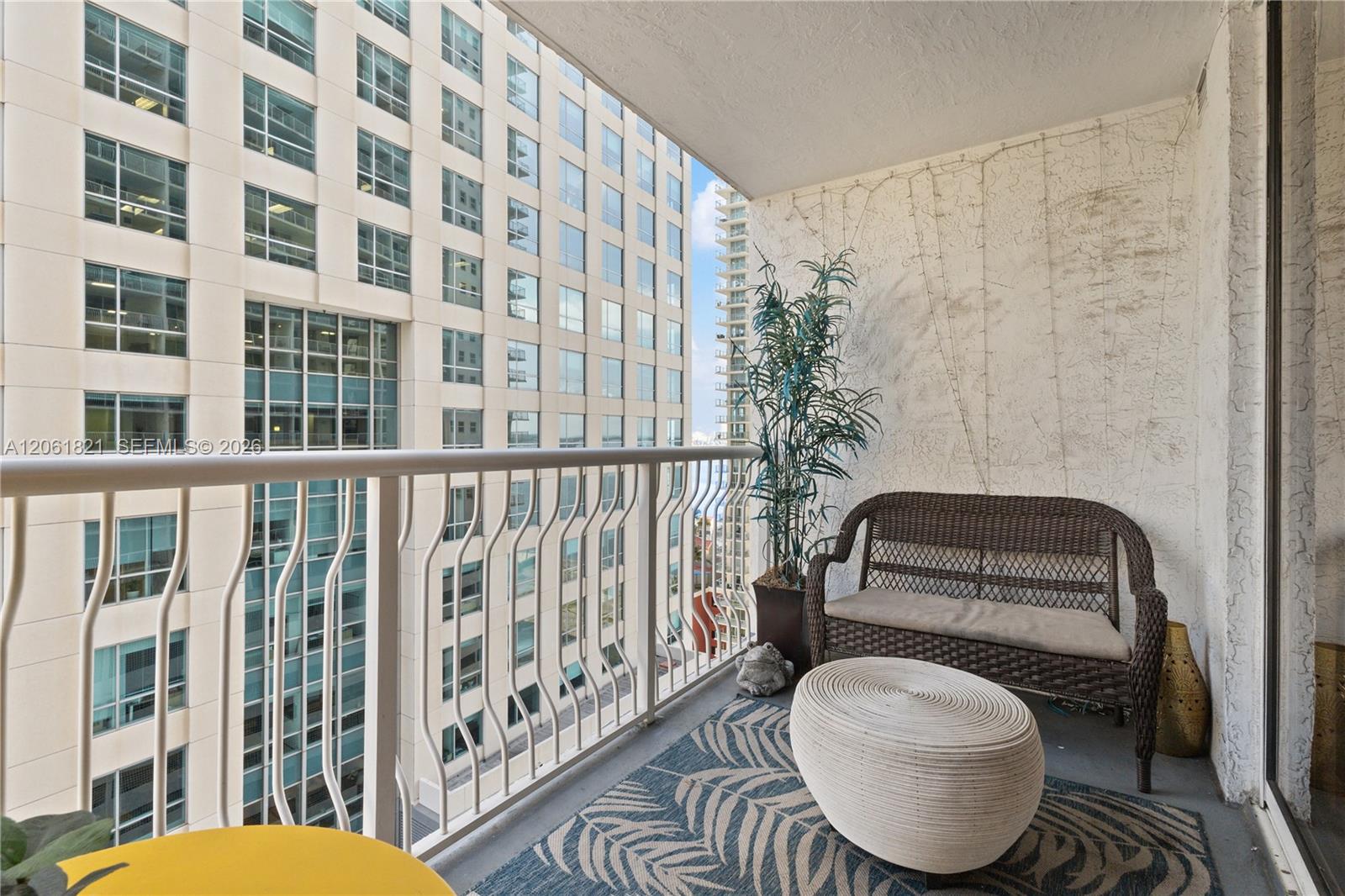 1200 Brickell Bay Dr # 1816