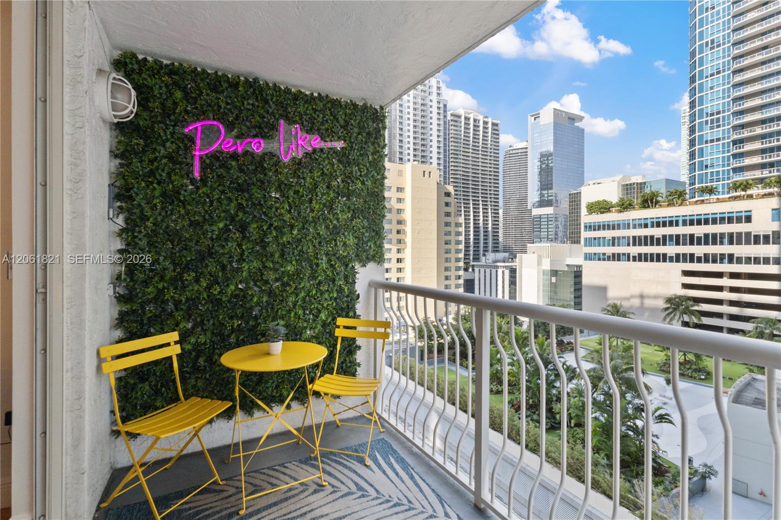 1200 Brickell Bay Dr # 1816