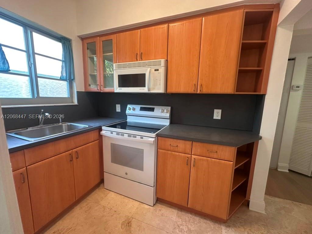 1341 Meridian Ave # 202