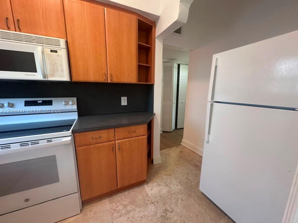 1341 Meridian Ave # 202