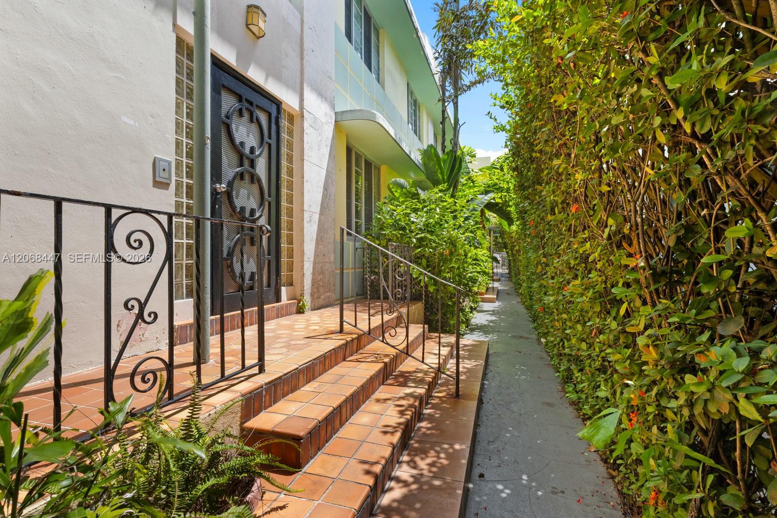 1341 Meridian Ave # 202