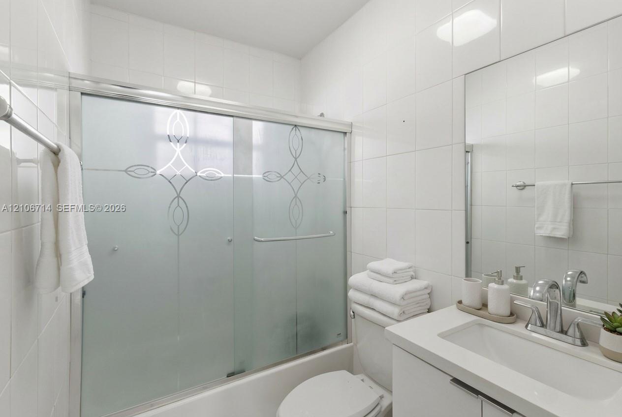 1611 West Ave # 15