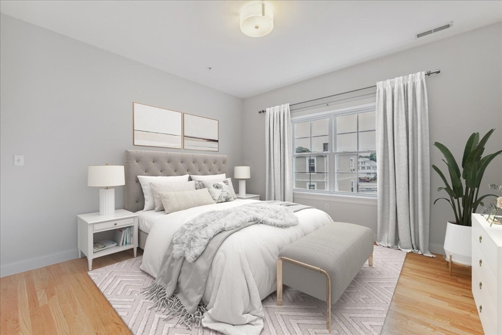 160 School Street # 2 Unit: 3-2