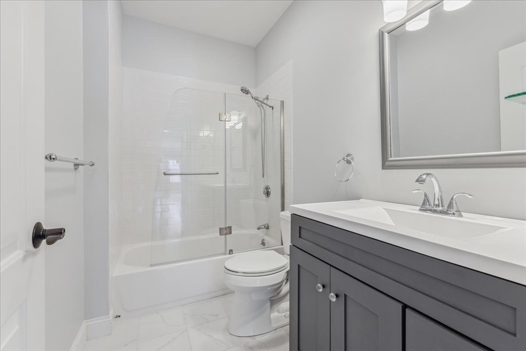 160 School Street # 2 Unit: 3-2